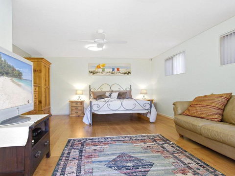 Serene Spacious Air Conditioned Accommodation - Tourism Brisbane 3