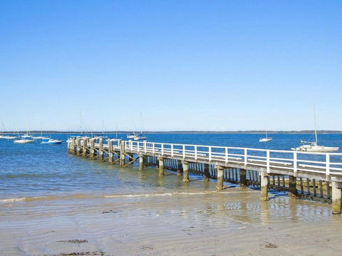 Serene Spacious Air Conditioned Accommodation - Tourism Brisbane 1