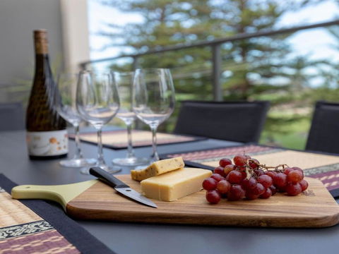 Shore To Please Comfort Cafes & Beaches - Tourism Brisbane 6