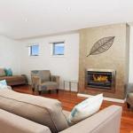 Surf Mist Contemporary Seaside Duplex - Tourism Brisbane 0
