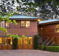 Treetops elegant inviting designer cedar home - Tourism Brisbane