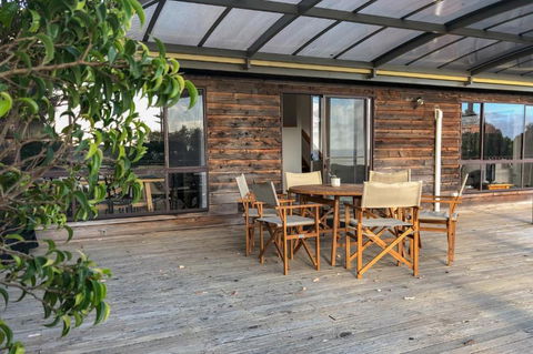HIDDEN HAVEN Binalong Bay - Brisbane 4u 3
