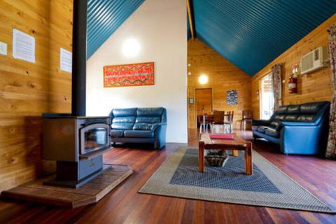 Sunnyhurst Chalets Rural Stay - Tourism Brisbane 3