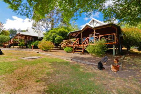 Sunnyhurst Chalets Rural Stay - Tourism Brisbane 0