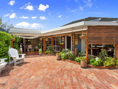 KARINYA MORNINGTON - Brisbane 4u 5
