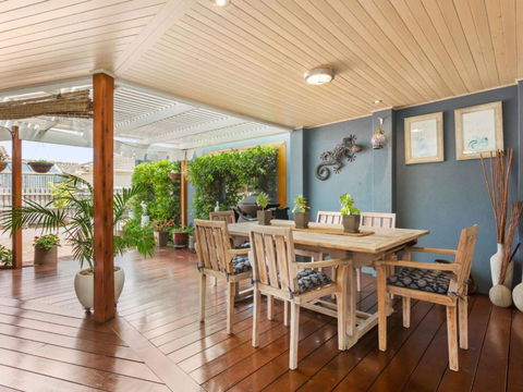 KARINYA MORNINGTON - Brisbane 4u 1