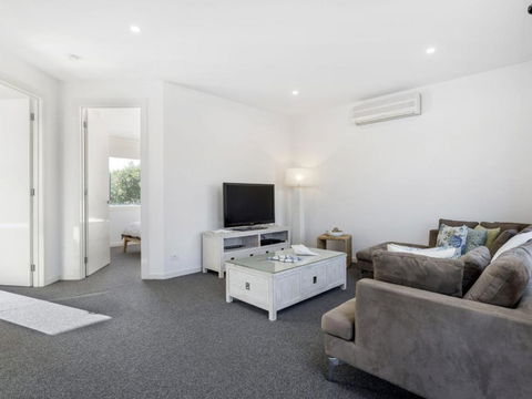 SUNSET VIEWS MORNINGTON - Tourism Brisbane 1