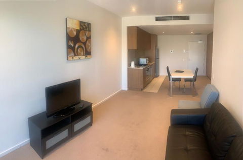 RNR Light Square - Brisbane 4u 6