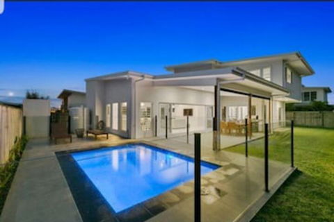THE BEACH OASIS At 360 - Brisbane Tourism 0