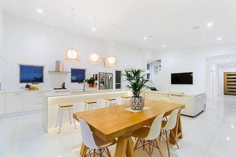 THE BEACH OASIS At 360 - Brisbane Tourism 3