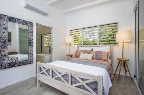 Papillon Bleu - Tourism Brisbane 4