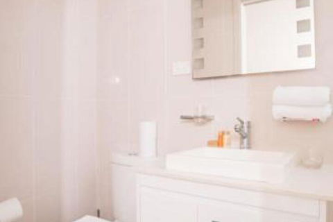 Scenic Illawong Riverside Getaway 1bed1bath Unit - Tourism Brisbane 7