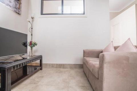 Scenic Illawong Riverside Getaway 1bed1bath Unit - Tourism Brisbane 3