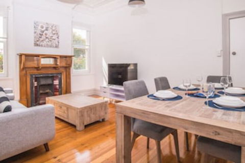 Beautiful Pre-loved Ashfield 4 Bedroom Home - Tourism Brisbane 0