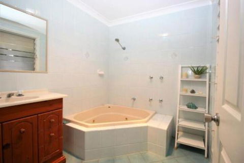 MAGIC BEACH HOUSE PET FRIENDLY - Tourism Brisbane 2