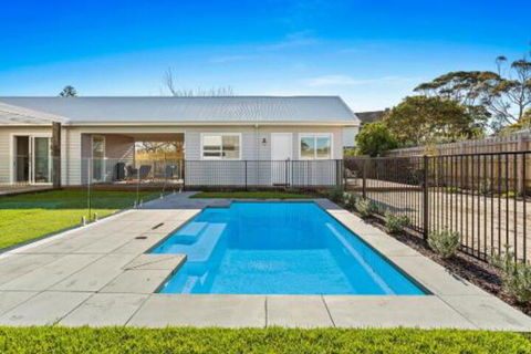 Birdrock Beach Bed & Breakfast - Tourism Brisbane 0