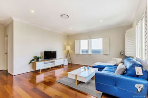 Rochedale Spacious Holiday 4 Bedrooms House Qro009 - Brisbane Tourism 0