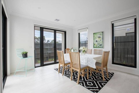 Captivating Large 4br@narre Warren - Brisbane Tourism 5