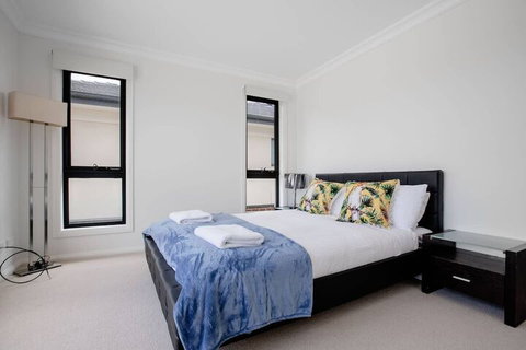 Captivating Large 4br@narre Warren - Brisbane Tourism 2
