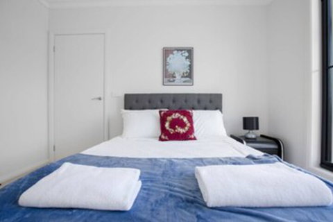 Captivating Large 4br@narre Warren - Brisbane Tourism 0