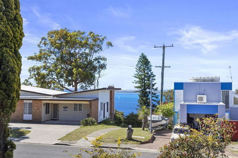 Government Road 65 - Tourism Brisbane 2