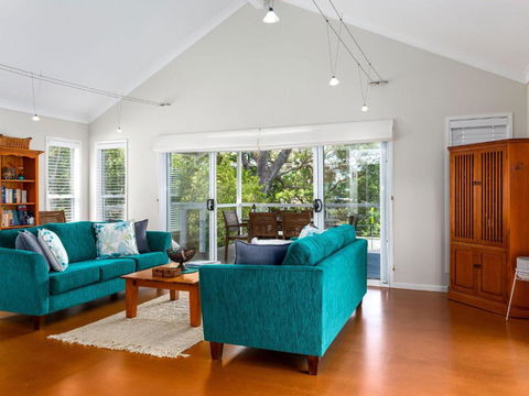 Akarana Beach House :: Jervis Bay Rentals - Tourism Brisbane 3