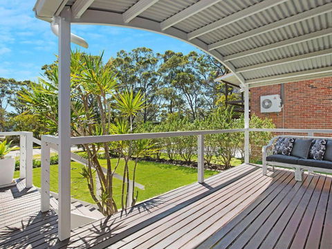 Akarana Beach House :: Jervis Bay Rentals - Tourism Brisbane 5