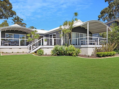 Akarana Beach House :: Jervis Bay Rentals - Tourism Brisbane 4
