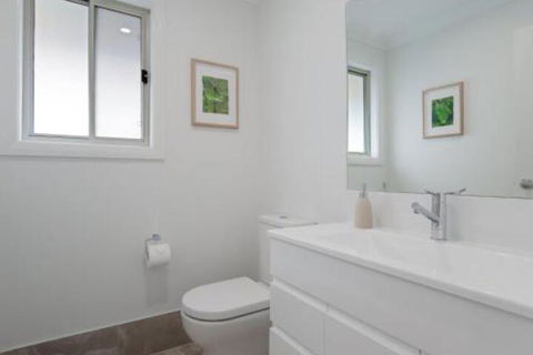 Birubi Breezes 2 / 7 Fitzroy St. Large Duplex With Air Conditioning WIFI & Only 5 Minute Walk To The Beach - Tourism Brisbane 6