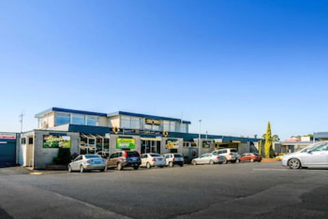 Top Of The Town Hotel Motel - Tourism Brisbane 0