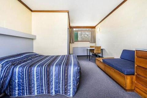 Top Of The Town Hotel Motel - Tourism Brisbane 5