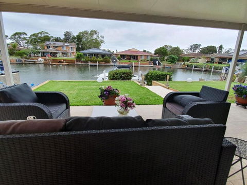 Waterfront Haven With Jetty Mooring & WiFI - Tourism Brisbane 4