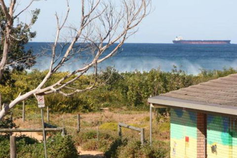 Seaview #2 2 / 171 Avoca Drive - Tourism Brisbane 0