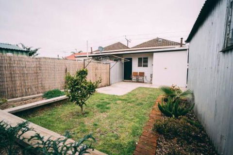 Stone At Rosewater Cosy Cottage Near Semaphore - Brisbane Tourism 4