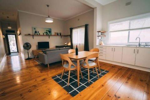 Stone At Rosewater Cosy Cottage Near Semaphore - Brisbane Tourism 3