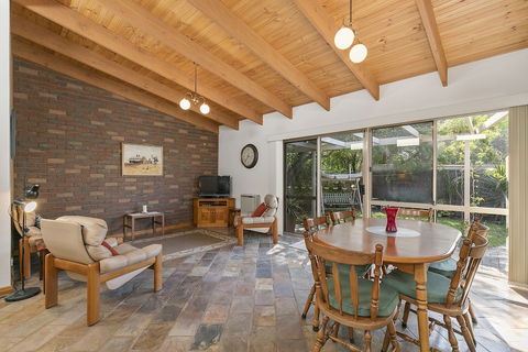 Peaceful Retreat Surf Side PET Friendly - Tourism Brisbane 1