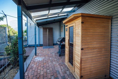 Santorini On Seaview Beachside Living Sauna Wifi - Brisbane Tourism 6