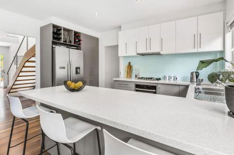 BANGALOW MORNINGTON - Brisbane 4u 2