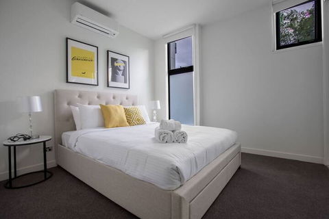 Designer Warm Homeatmooneeponds+parking / Wifi - Tourism Brisbane 5