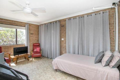 Deering 106 ULLADULLA - Brisbane Tourism 0