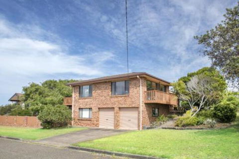 Deering 106 ULLADULLA - Brisbane Tourism 3
