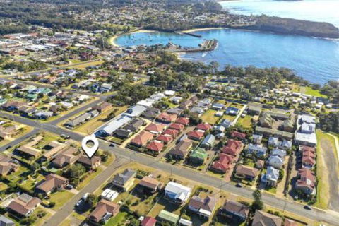 Deering 106 ULLADULLA - Brisbane Tourism 2