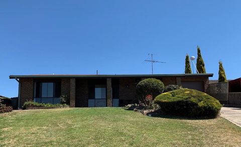Beachside House - Tourism Brisbane 4