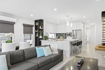 BOUTIQUE STAYS - Edinburgh Place - Brisbane Tourism 5
