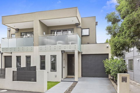 BOUTIQUE STAYS - Edinburgh Place - Brisbane Tourism 6