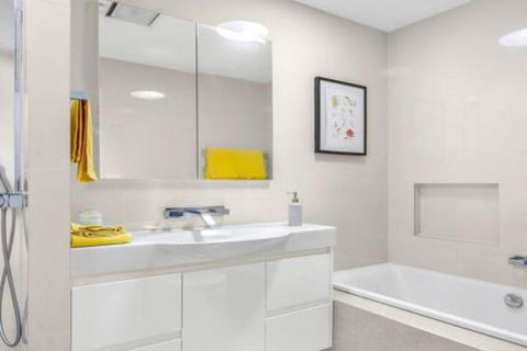 Karelda Absolute Waterfront Pet Friendly Property - Tourism Brisbane 6