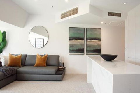 THE HYDEAWAY LUXE HYDE PARK CITY APARTMENT Hosted By LAbode Accommodation - Brisbane 4u 2