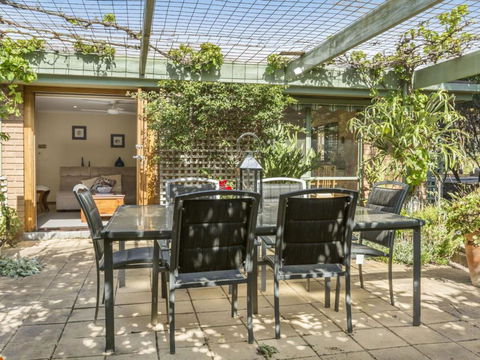 TUSCAN OASIS RYE - Brisbane Tourism 4