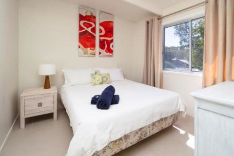 Seaview Getaway - Tourism Brisbane 3