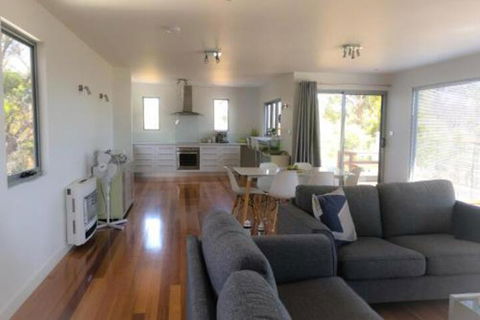 BAY Of FIRES BEACH SHACK Ocean Views From A Modern Beachhouse - Tourism Brisbane 2
